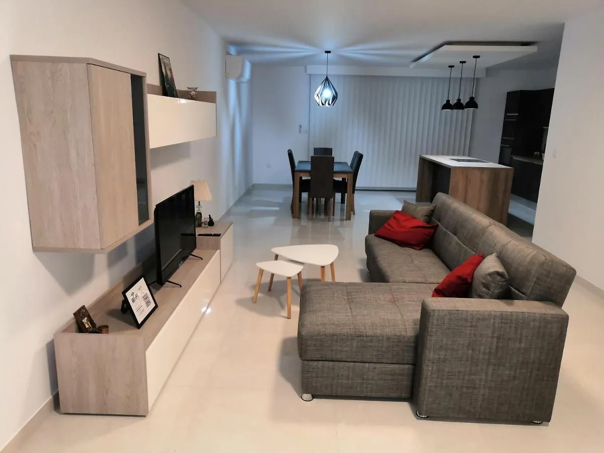Modern, Spacious, 3 Bedroom Apartment Near Malta International Airport Luqa 0*,  Malta