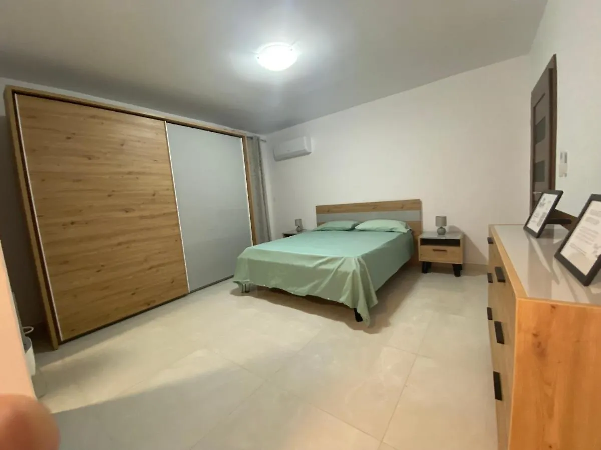 Modern, Spacious, 3 Bedroom Apartment Near Malta International Airport location